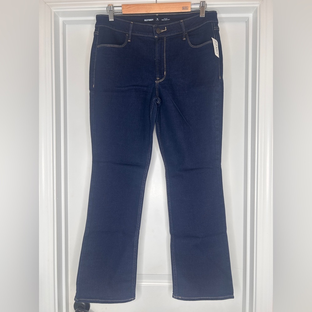 Old Navy Women’s Mid-Rise Wow Boot-Cut, 12 Short, Dark Wash - Picture 6 of 11